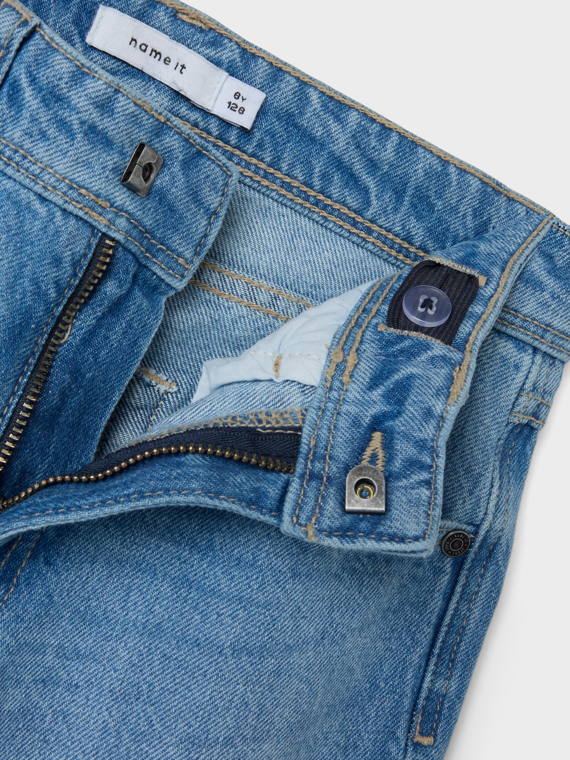 model_shot-front_full